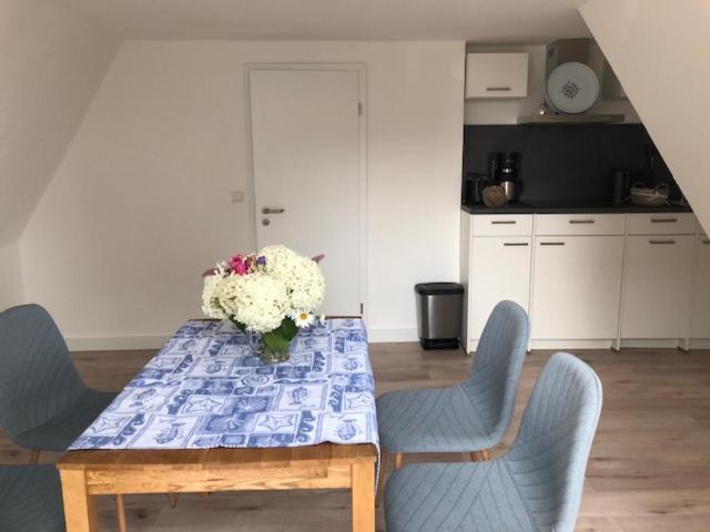 Die Graefin Auf Ruegen - Ferienappartements Parchtitz Kültér fotó